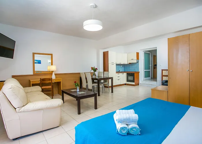 Mon Repos 2* فاليراكي